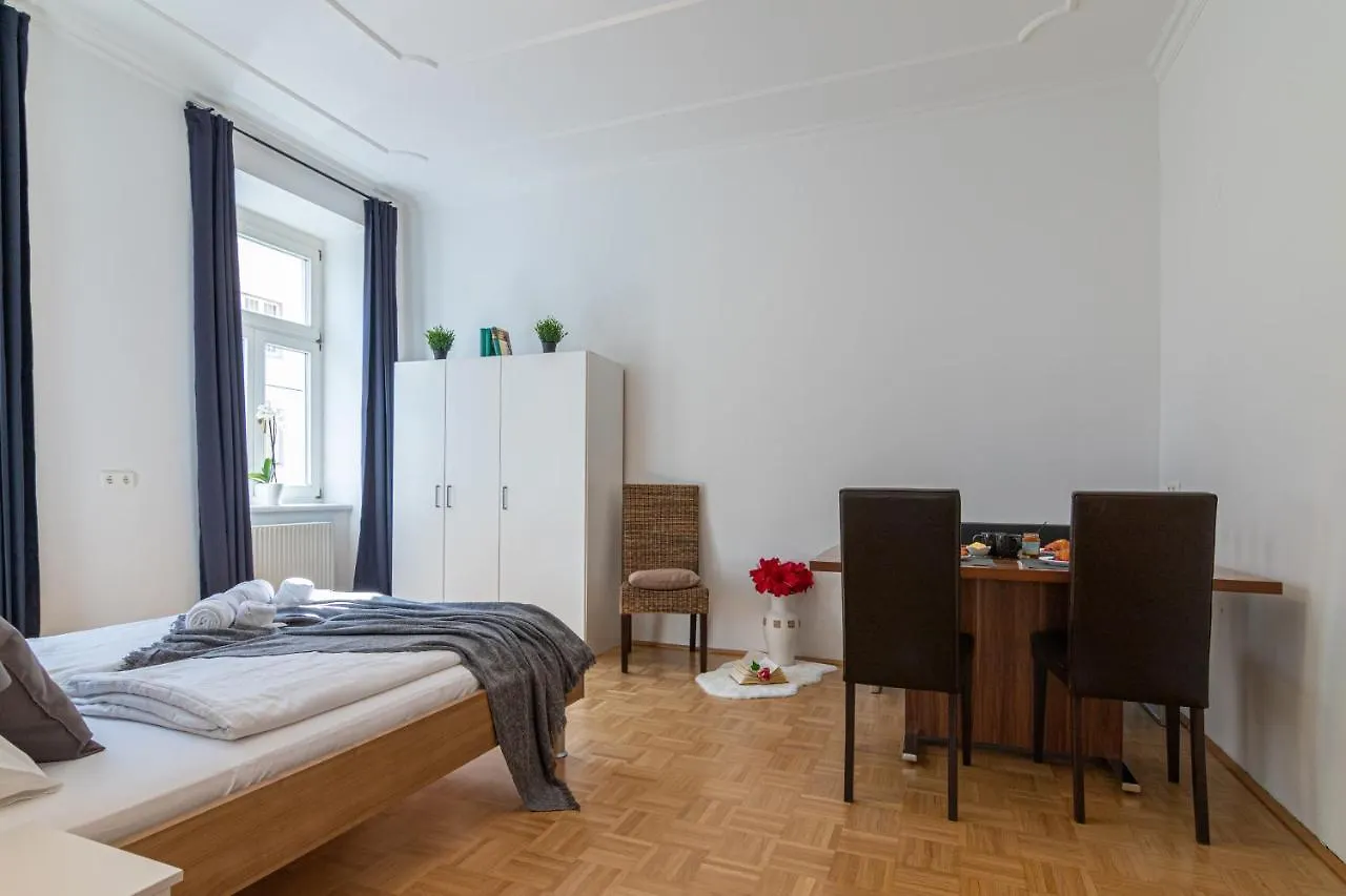 Yeshello Elegant Apartment Near Central Viena