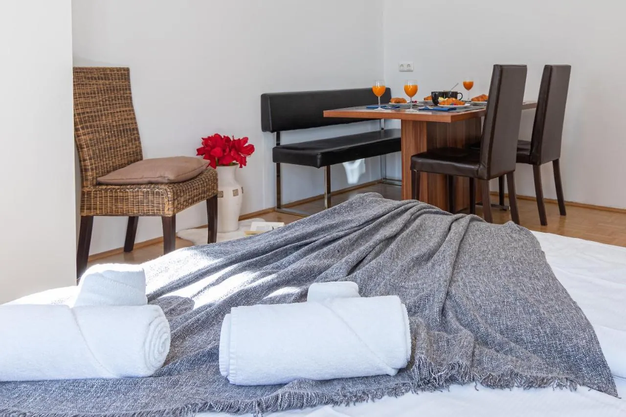 Yeshello Elegant Apartment Near Central Viena