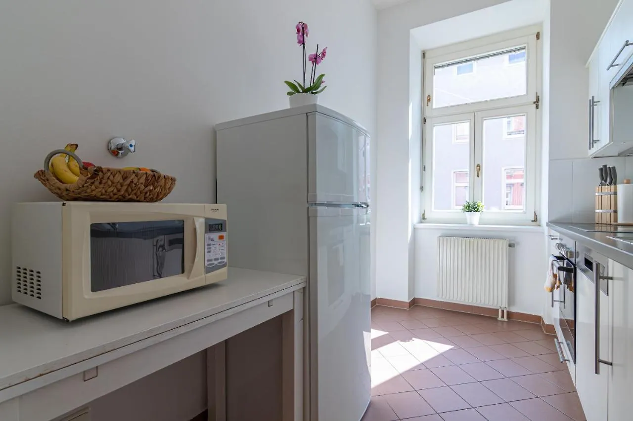 Yeshello Elegant Apartment Near Central Viena