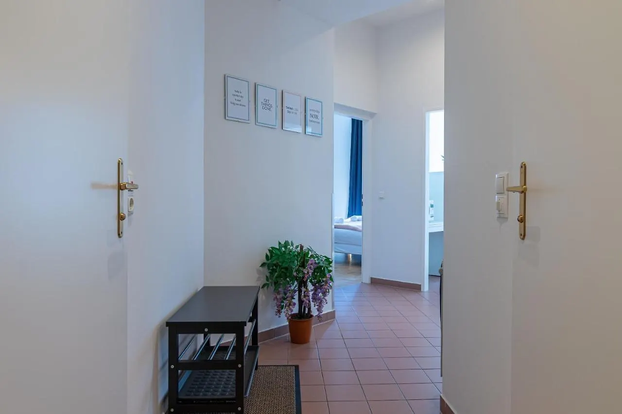 Yeshello Elegant Apartment Near Central Viena
