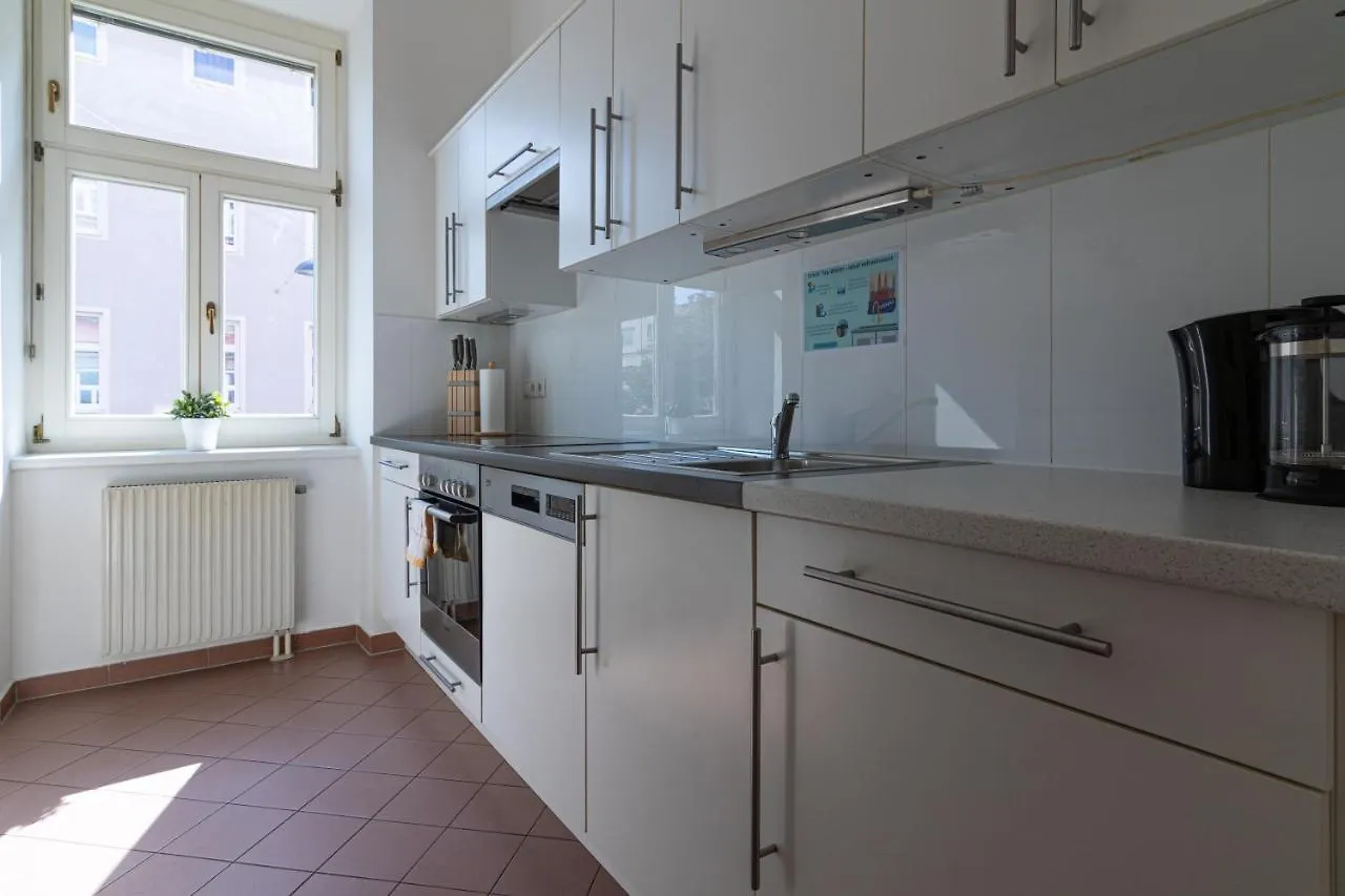 Yeshello Elegant Apartment Near Central Viena