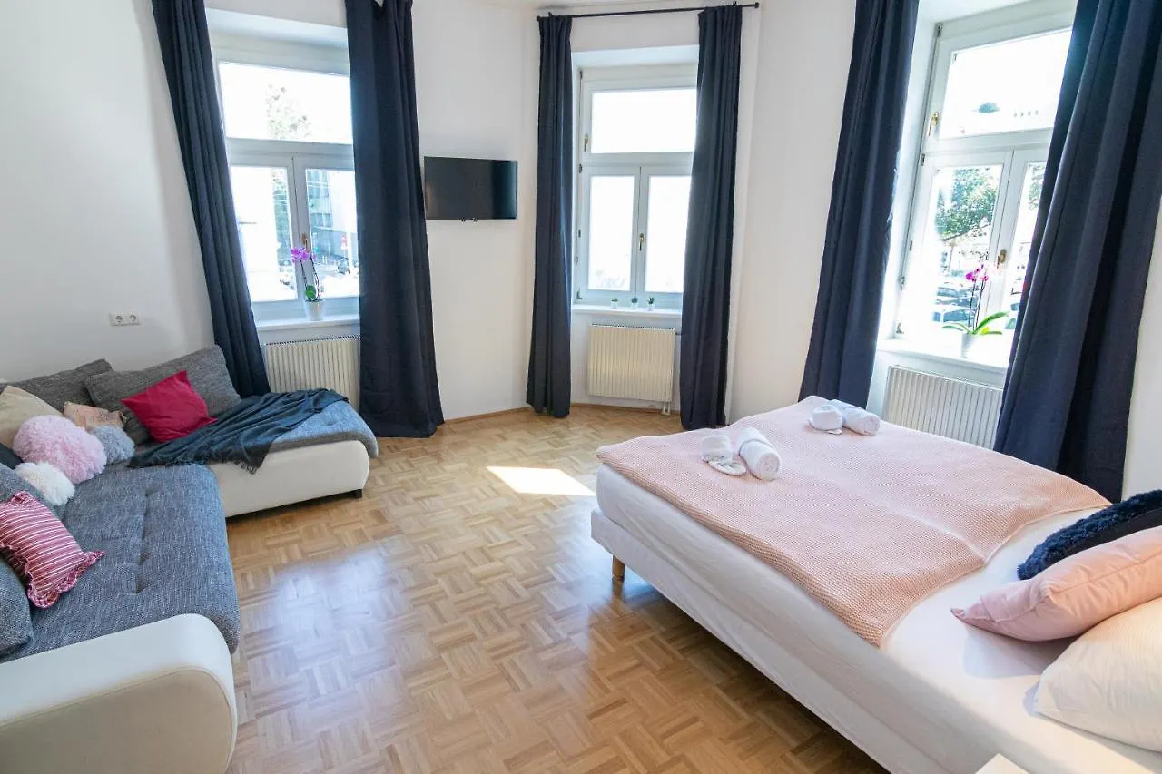 Yeshello Elegant Apartment Near Central Wiedeń